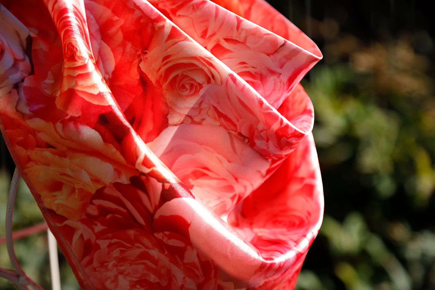 FOULARD RASO con ROSE quadrato