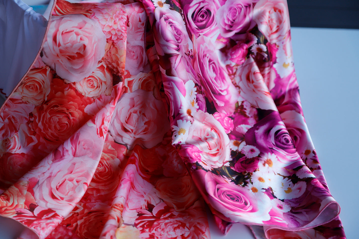 FOULARD RASO con ROSE quadrato